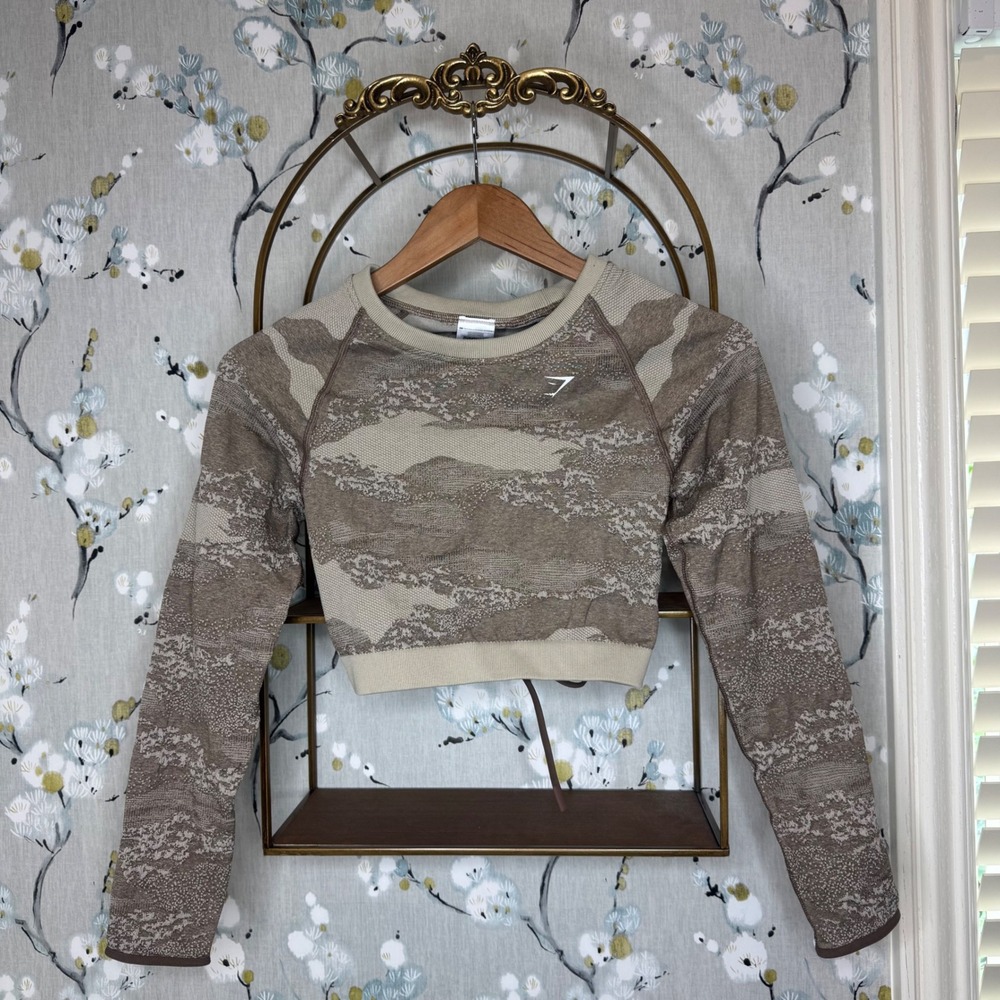 Gymshark Adapt Camo Seamless Long Sleeve Crop Top Lace Up Back Brown Tan Medium